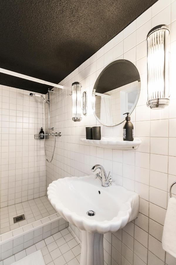 Montmartre Hotel Zurich Exterior photo